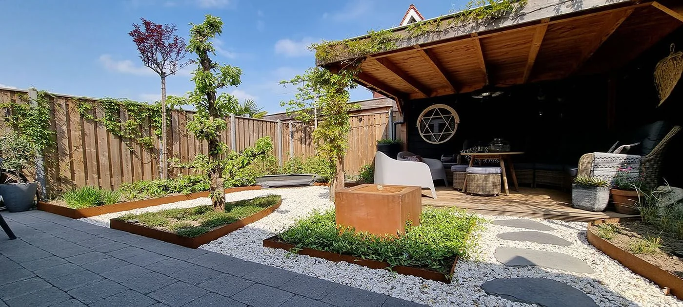 Postavljanje Corten čelične bordure u vrtu: potpuni korak-po-korak vodič